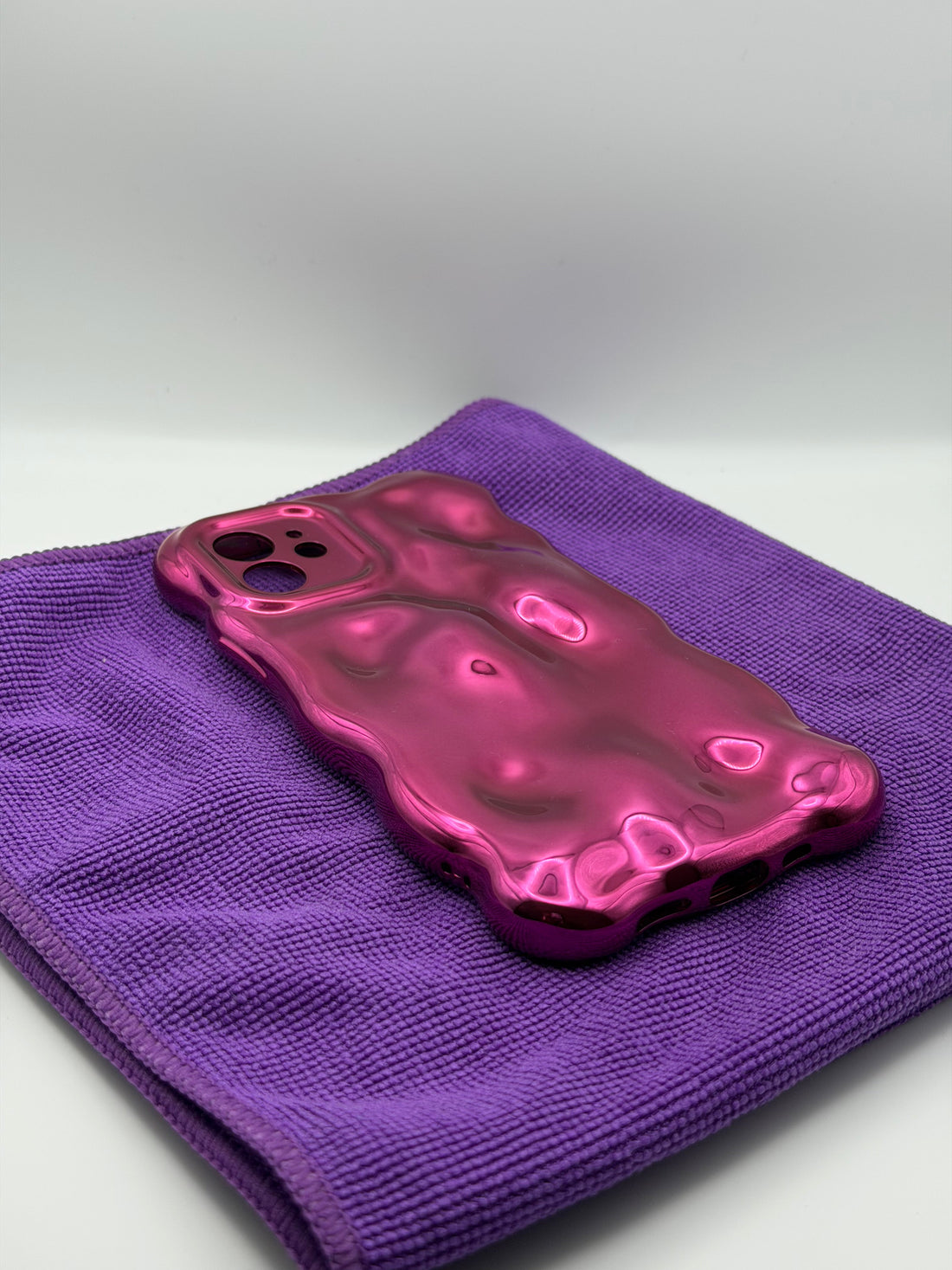 How to Clean Your Phone Case Properly and Keep It Looking New